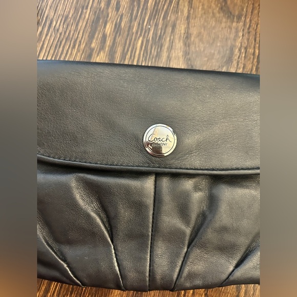 Coach black leather wristlet/clutch with chrome finishes - Picture 2 of 8